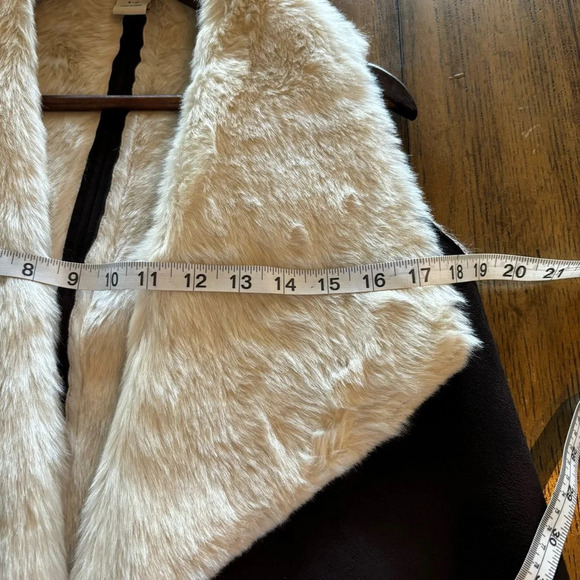 Ariat Women’s Faux Suede/Fur Vest, Small/Medium, Dark Brown, Cowgirl Western - Picture 7 of 8